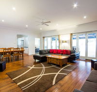 The Retreat Port Stephens - Accommodation Directory
