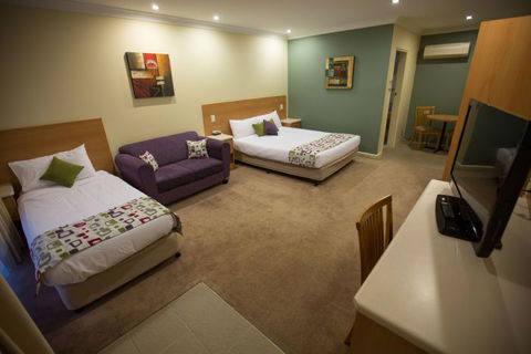 Ibis Styles Orange - Accommodation Directory 0