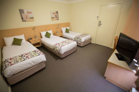 Ibis Styles Orange - Accommodation Directory 3
