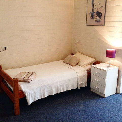 Estreet Guesthouse - Accommodation Directory 0