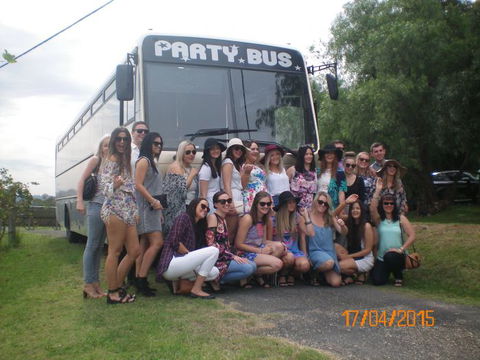R & R Bus And Leisure Hire - Accommodation Directory 0
