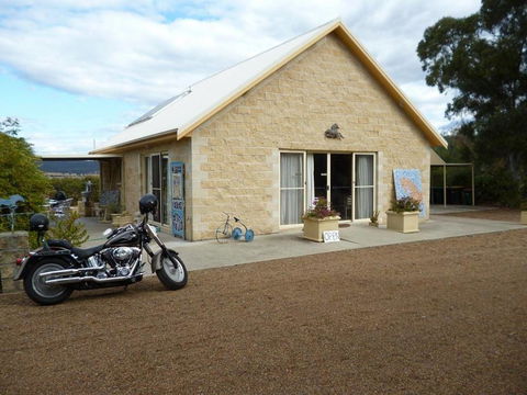 David Mahony Art Gallery & Sculpture Park - Accommodation Directory 4