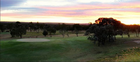 Moranbah Golf Club Inc. - Accommodation Directory 3