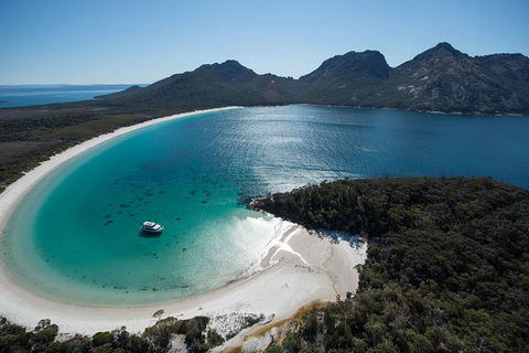 Wineglass Bay Cruise From Coles Bay - Accommodation Directory 0