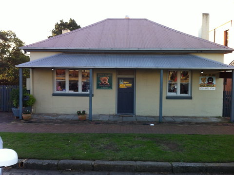 Teddy Bears Downstairs And Grandma's Feather Bed - Accommodation Directory 0