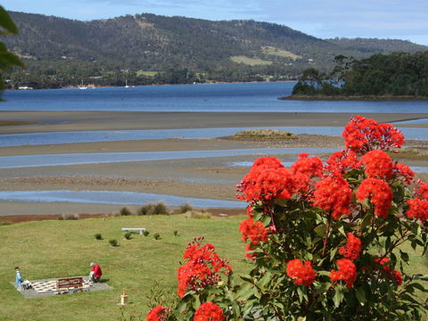 Inverawe Native Gardens - Accommodation Directory 1