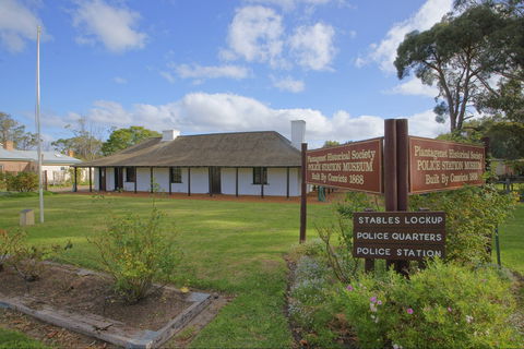 Mount Barker - Accommodation Directory 1