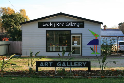 Wacky Bird Gallery - Accommodation Directory 0