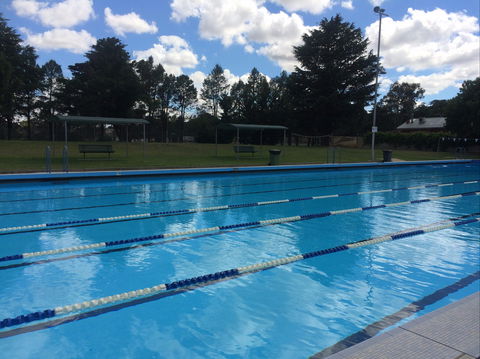 Binalong Memorial Swimming Pool - Accommodation Directory 0