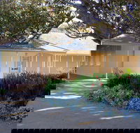 Black Rock House - Accommodation Directory