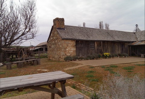 Early Settlers Hut - Accommodation Directory 0
