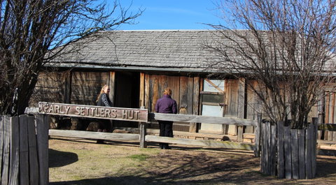Early Settlers Hut - Accommodation Directory 1