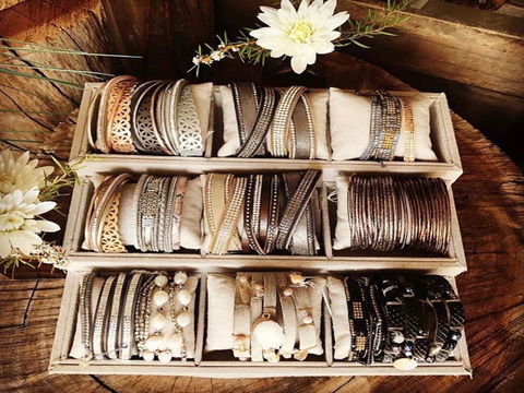 Jewelz N' Things - Accommodation Directory 2