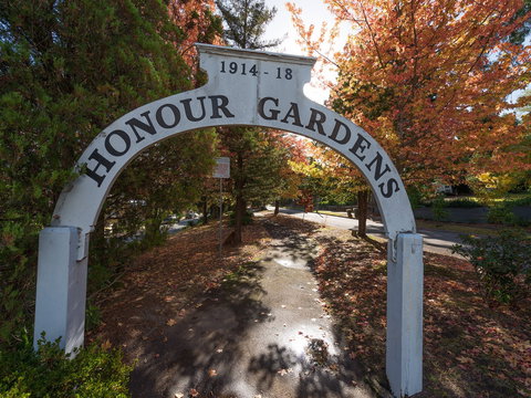 Lawson - Accommodation Directory 0