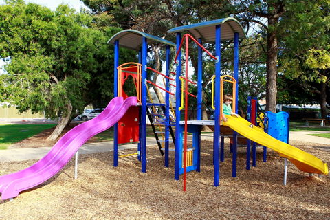 Old Gum Tree Reserve - Accommodation Directory 0