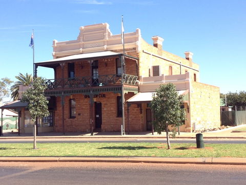 Old Gentleman's Club - Accommodation Directory 0