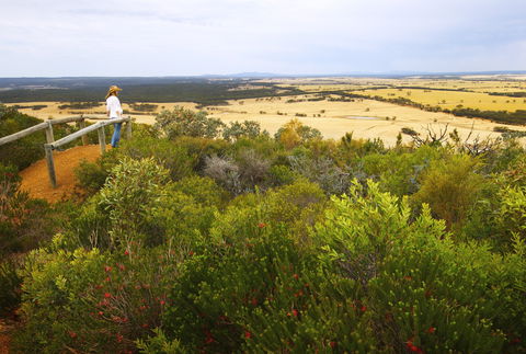 Ravensthorpe Range - Accommodation Directory 1