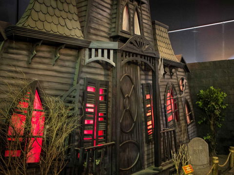 Unreal Mini Golf - Accommodation Directory 2
