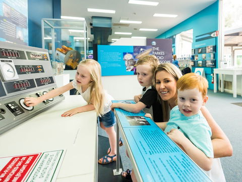 CSIRO Parkes Radio Telescope Visitor Centre - Accommodation Directory 1