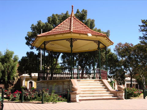 Gladstone Square - Accommodation Directory 0
