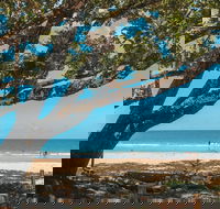 Etty Bay - Accommodation Directory
