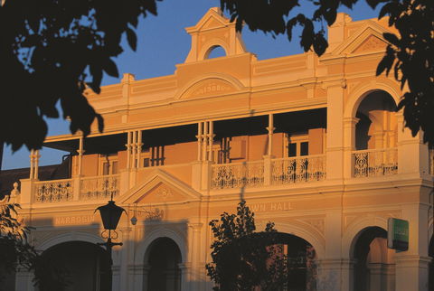 Narrogin - Accommodation Directory 2