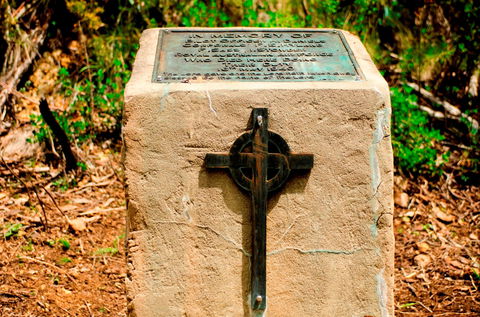 Avro Anson A4-4 Memorial - Accommodation Directory 0