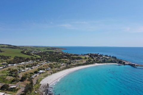 Penneshaw Beach - Accommodation Directory 0