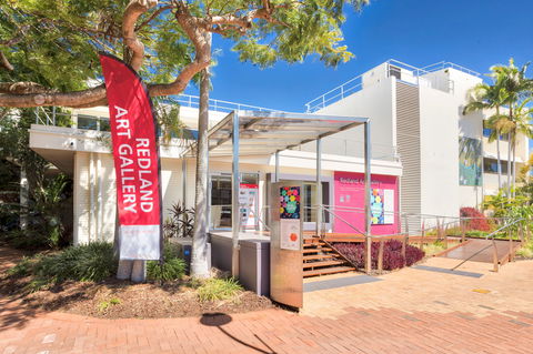 Redland Art Gallery - Accommodation Directory 0
