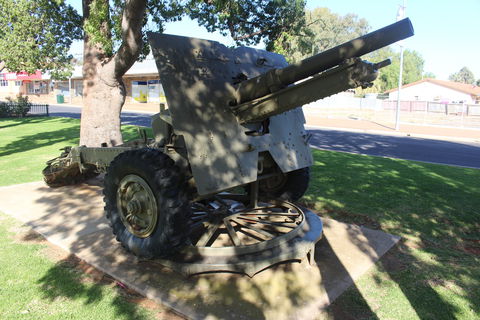 War Gun Trophy - Accommodation Directory 0
