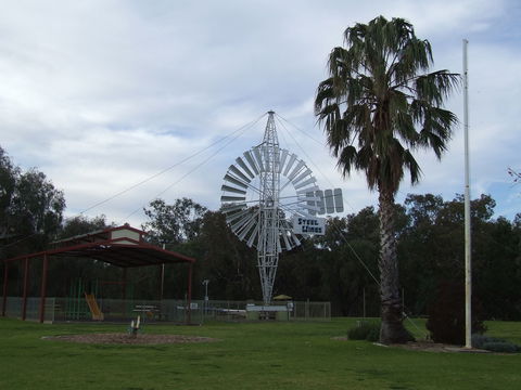 Luke Park And Jerilderie Lake - Accommodation Directory 1
