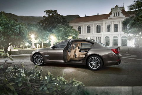 BMW Car Melbourne Airport To CBD - Accommodation Directory 3