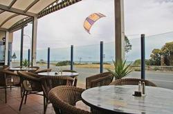 Henley Beach Hotel - Accommodation Directory 3