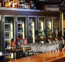 Racecourse Hotel - Accommodation Directory 0