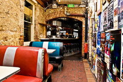 Royal Oak Hotel - Accommodation Directory 1