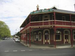 Ryans Hotel - Accommodation Directory 0