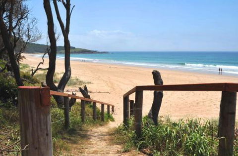 Hoey Moey–Park Beach Hotel - Accommodation Directory 1