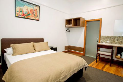 The Pier Hotel - Accommodation Directory 2