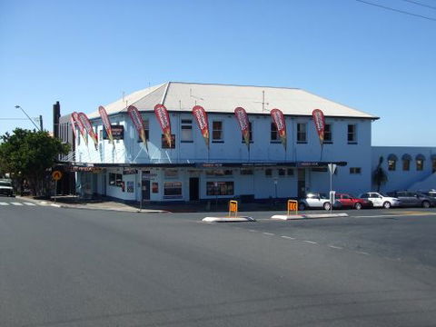 The Pier Hotel - Accommodation Directory 4