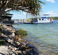 Tin Can Bay Yacht Club Bistro - Accommodation Directory