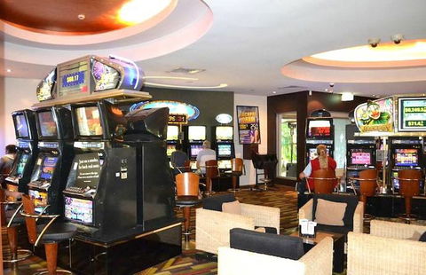 Helensvale Tavern - Accommodation Directory 3