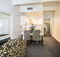 Collins Hotel - Accommodation Directory