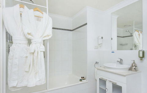 Pacific Suites Canberra - Accommodation Directory 6
