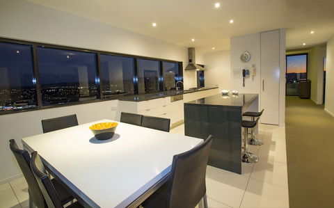 Ultra Broadbeach - Accommodation Directory 5
