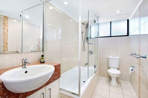 ULTIQA Beach Haven At Broadbeach - Accommodation Directory 3
