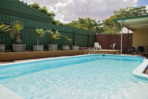 Lodge Outback Motel - Accommodation Directory 2