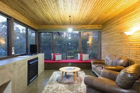 DULC Cabins - Accommodation Directory 5