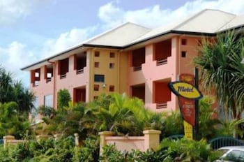 Kacys Bargara Beach Motel - Accommodation Directory 0