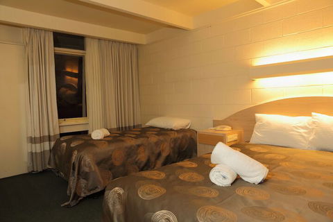 Absolute Lakes Entrance - Accommodation Directory 6