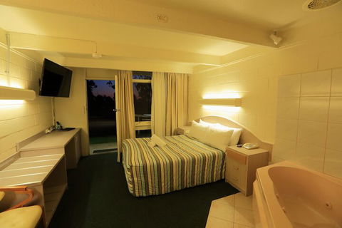 Absolute Lakes Entrance - Accommodation Directory 7